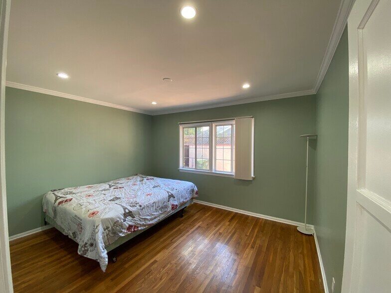 More Photos Of 4069-4071 Sawtelle Blvd, Culver City Apartments For Sale