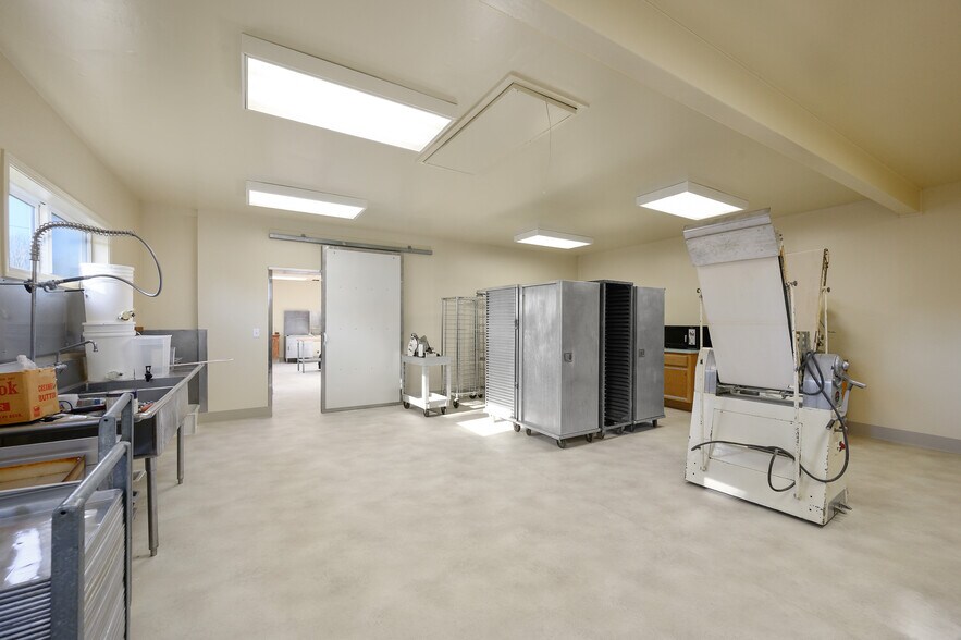 More Photos Of 212 NE D St, Willamina Food Processing For Sale