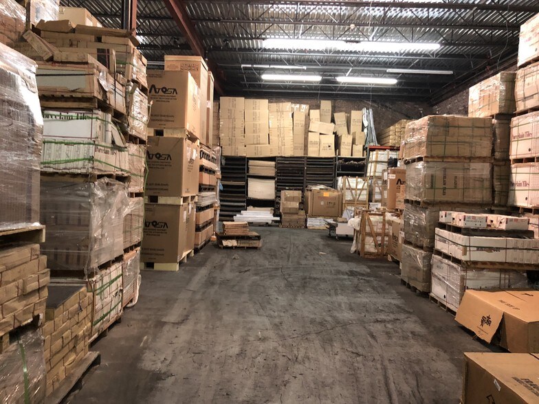 More Photos Of 582 Johnson Ave, Brooklyn Contractor Storage Yard For Lease