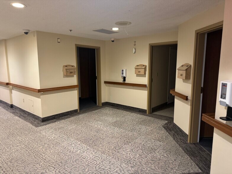 More Photos Of 725 Gibralter St, Norfolk Flex For Sale