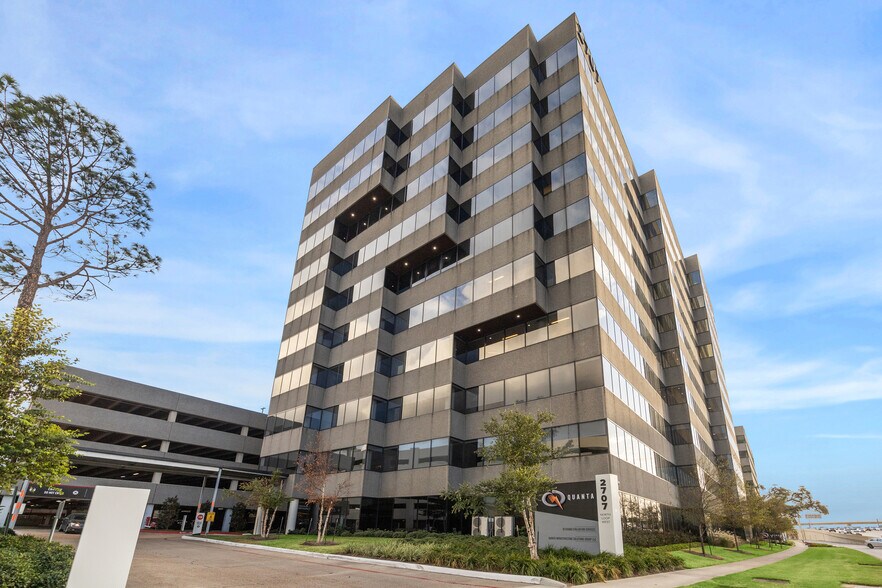 More Photos Of 2707 N Loop W, Houston Office For Lease