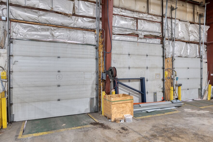 More Photos Of 6040 Progress St, Niagara Falls Warehouse For Lease