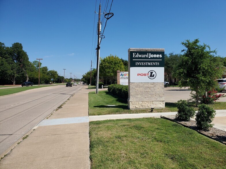 More Photos Of 528 E Pleasant Run Rd, DeSoto Medical For Lease