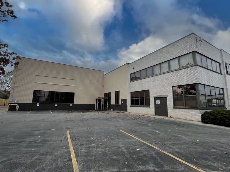 More Photos Of 1425 University Ave, Rochester Manufacturing For Sale