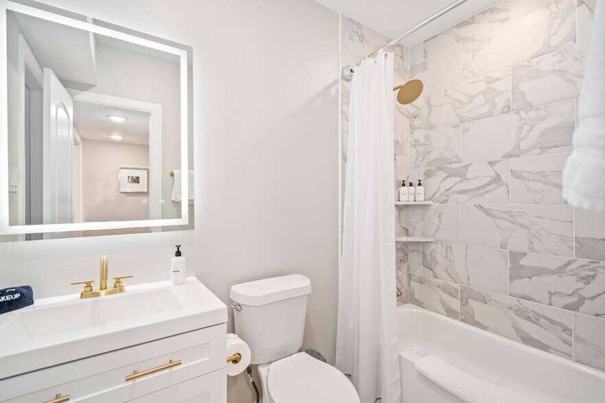 More Photos Of 2806 Rosewood St, Houston Multifamily For Sale