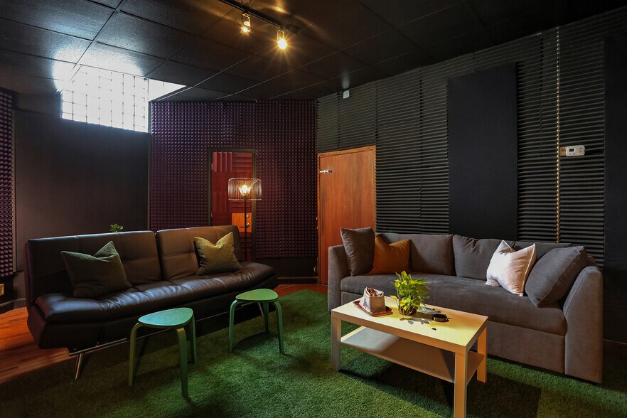 More Photos Of 2258 Young Ave, Memphis Loft Creative Space For Sale