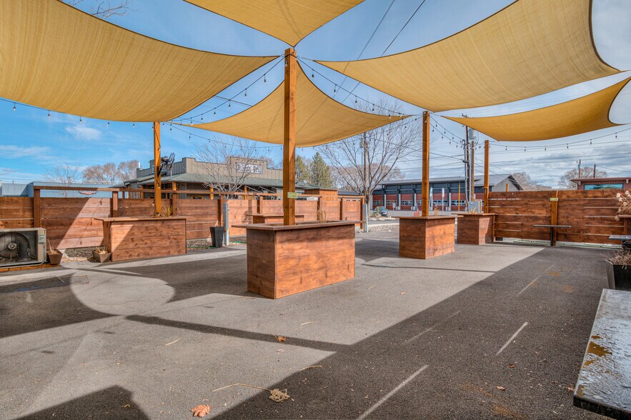 More Photos Of 420 N Main St, Prineville Restaurant For Lease