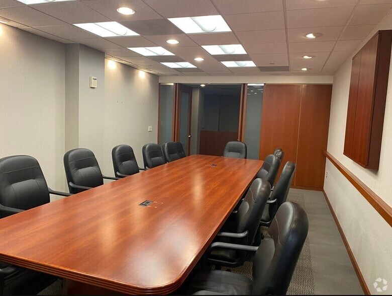 More Photos Of 1950 Old Gallows Rd, Vienna Office For Lease