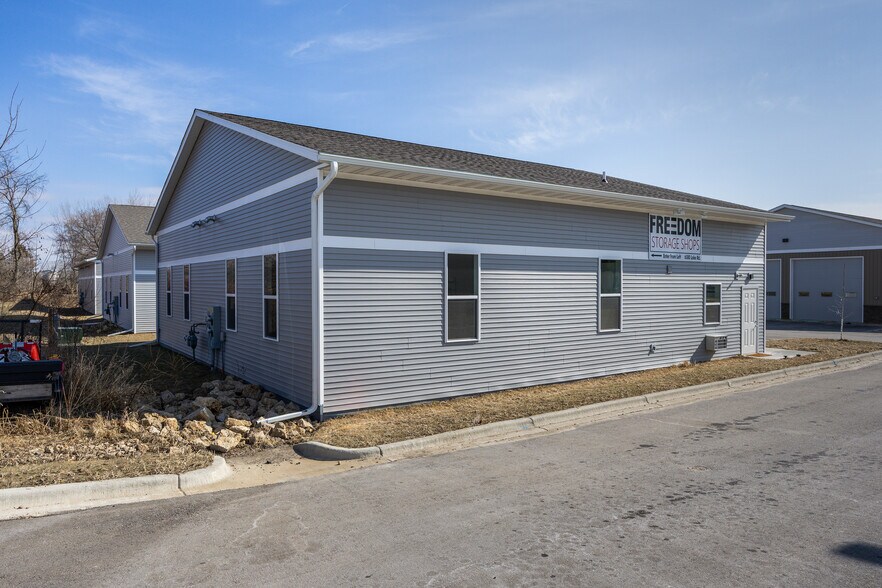 More Photos Of 6580 Lake Rd, Windsor Warehouse For Sale