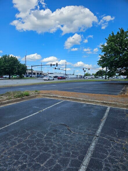 More Photos Of 7171 Jonesboro Rd, Morrow Office For Lease