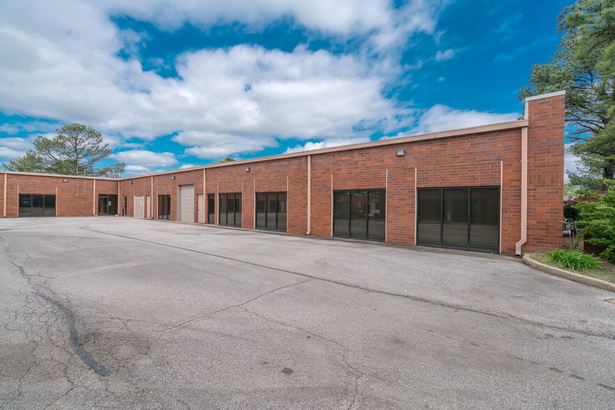 More Photos Of 2170 Business Center Dr, Memphis Unknown For Sale