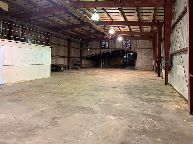 More Photos Of 1623 Carolina Ave, Bessemer Service For Lease