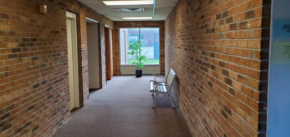 More Photos Of 9600 Main St, Clarence Medical For Lease