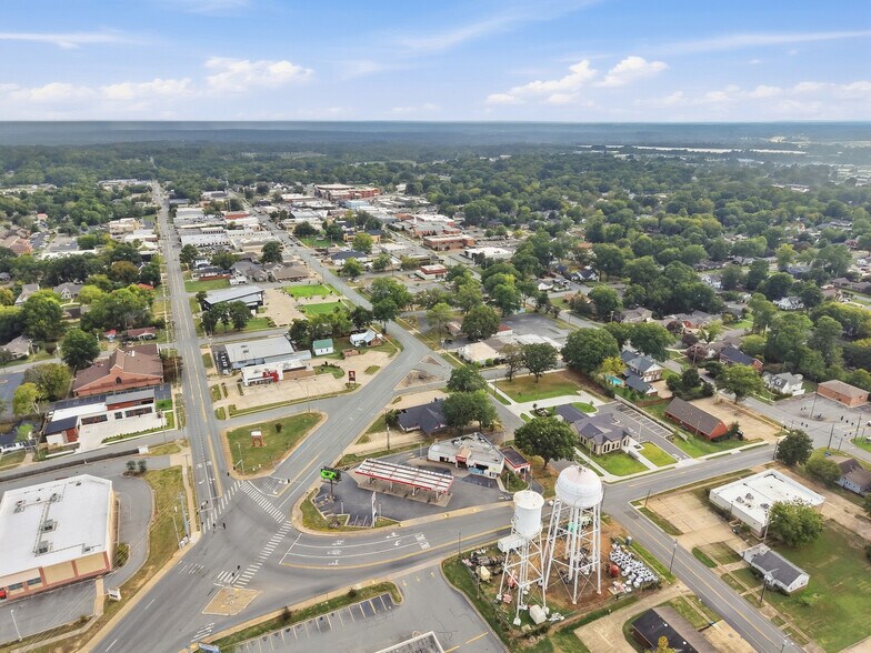 More Photos Of 609 N Main St, Benton Fast Food For Sale