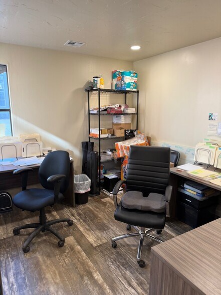 More Photos Of 155 Emig Rd, Emigsville Warehouse For Lease