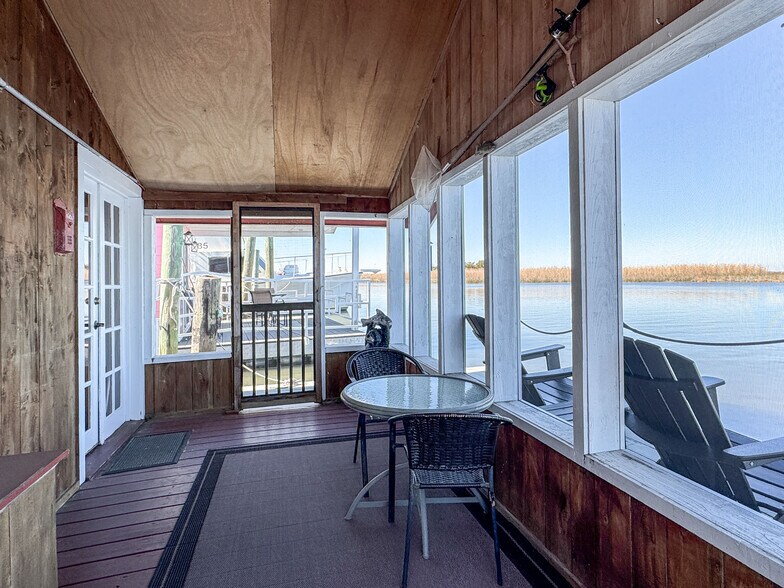 More Photos Of 309 Water St, Apalachicola Marina For Sale