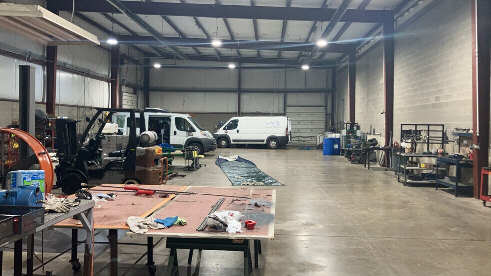 More Photos Of 450 Gargrave Rd, Dayton Warehouse For Lease