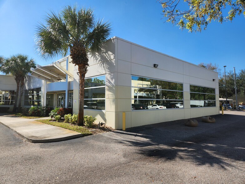 More Photos Of 8810 Commodity Cir, Orlando Showroom For Sale