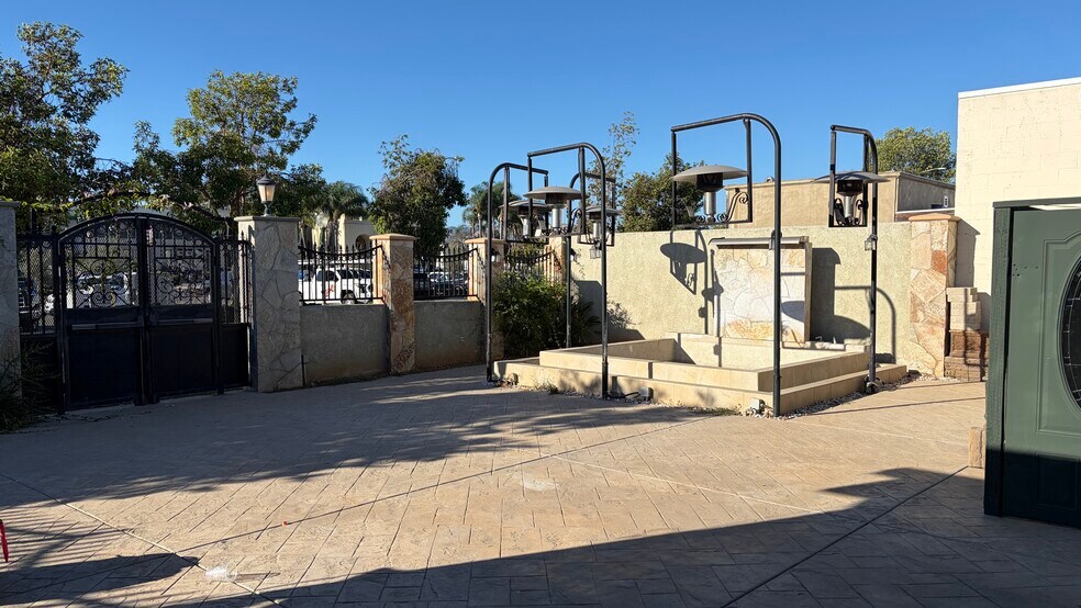More Photos Of 150-154 Grand Ave, Escondido Restaurant For Lease