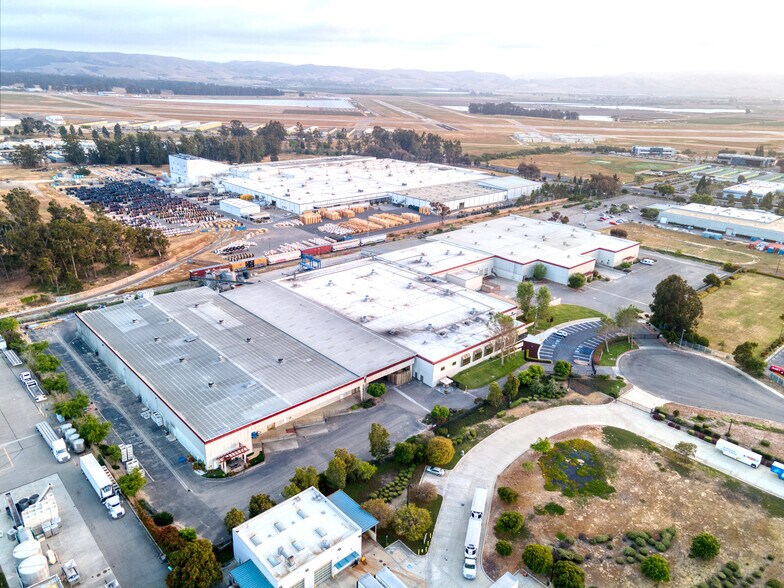 More Photos Of 2717 Aviation Way, Santa Maria Warehouse For Lease