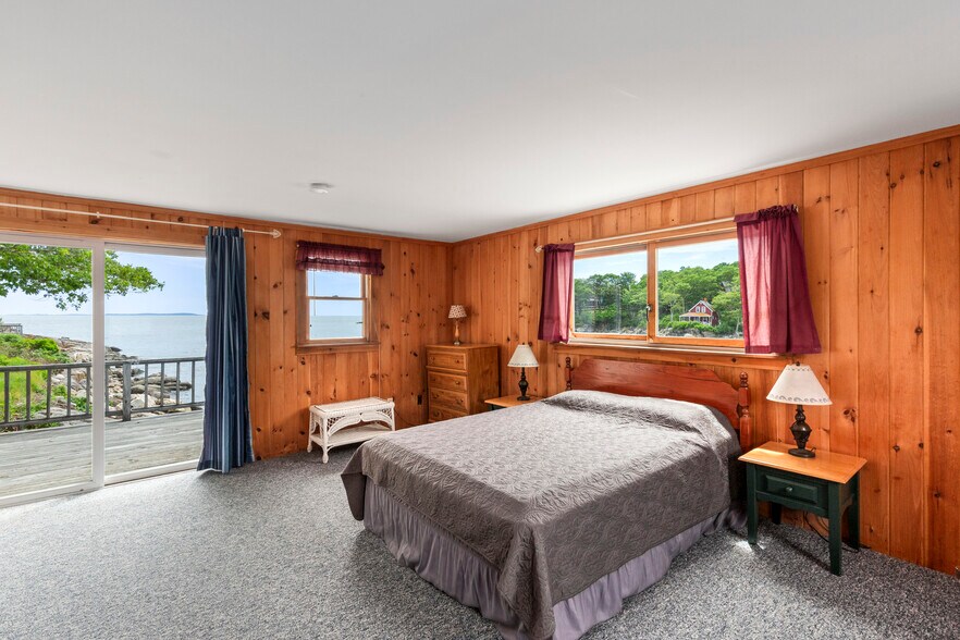 More Photos Of 146 State Route 32, New Harbor Hotel For Sale