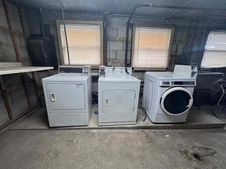 More Photos Of 12400 Greenwood Ave, Blue Island Apartments For Sale
