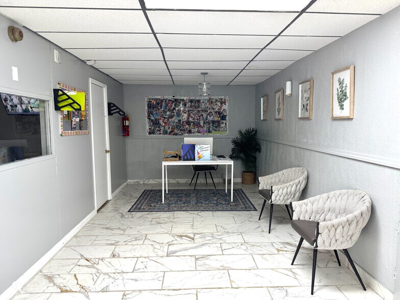 More Photos Of 1200 Gran Crique Pky, Roswell General Retail For Sale