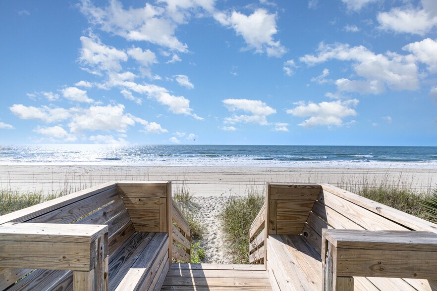 More Photos Of 1011 S Ocean Blvd, Surfside Beach Hotel For Sale