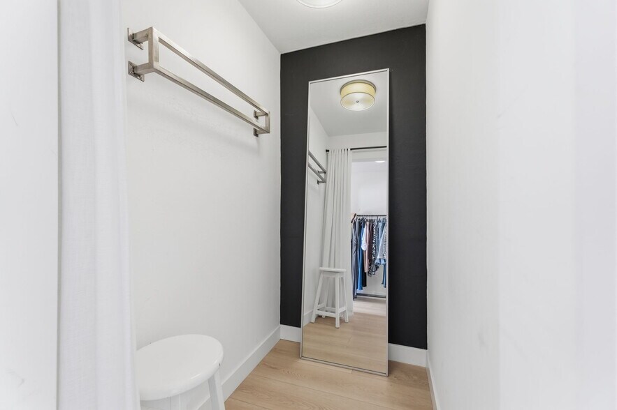 More Photos Of 499-503 Magnolia Ave, Larkspur Storefront Retail Residential For Sale