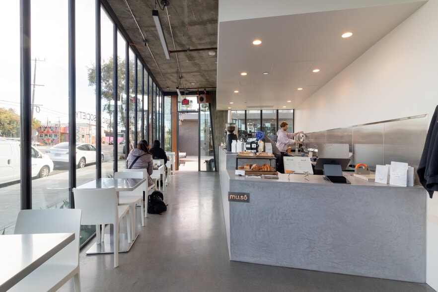 More Photos Of 5788 W Adams Blvd, Los Angeles Unknown For Lease