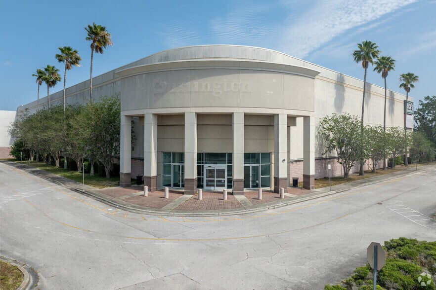 Primary Photo Of 350 Towne Center Cir, Sanford Department Store For Lease
