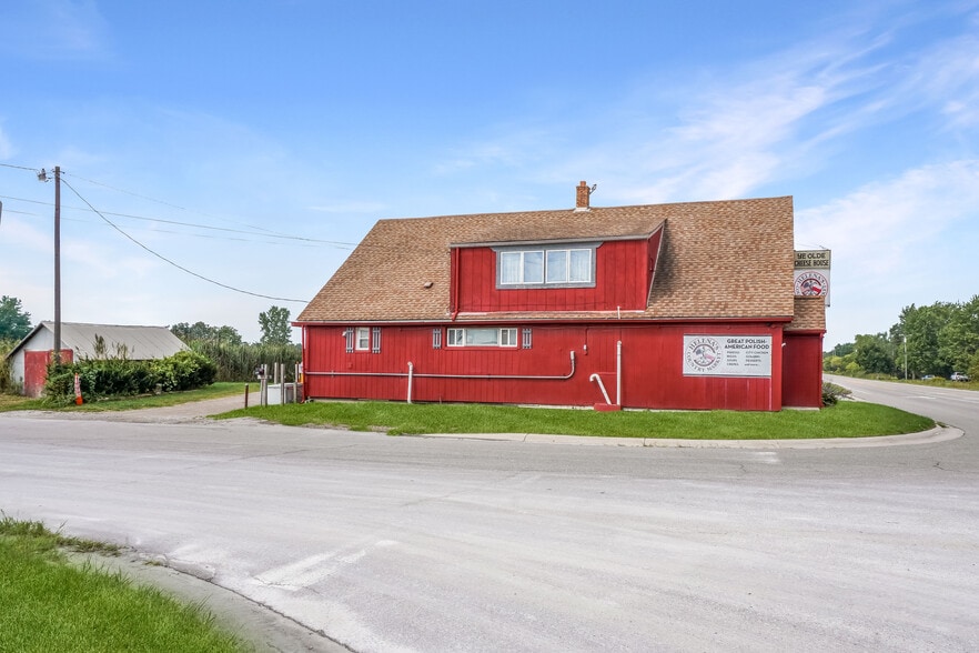 More Photos Of 6005 Marine City Hwy, Cottrellville Township Convenience Store For Sale