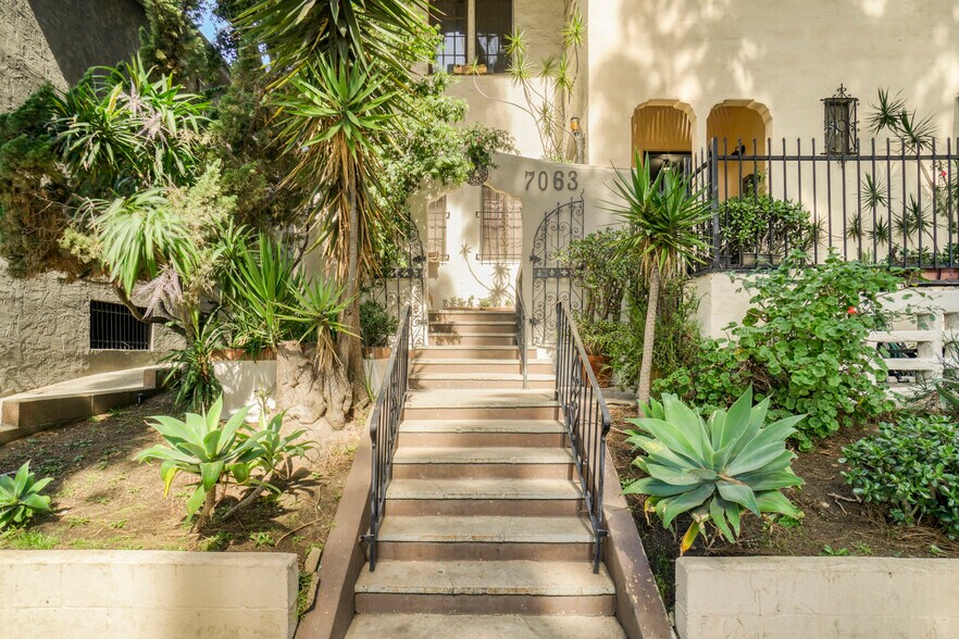 More Photos Of 7063 Lanewood Ave, Los Angeles Apartments For Sale