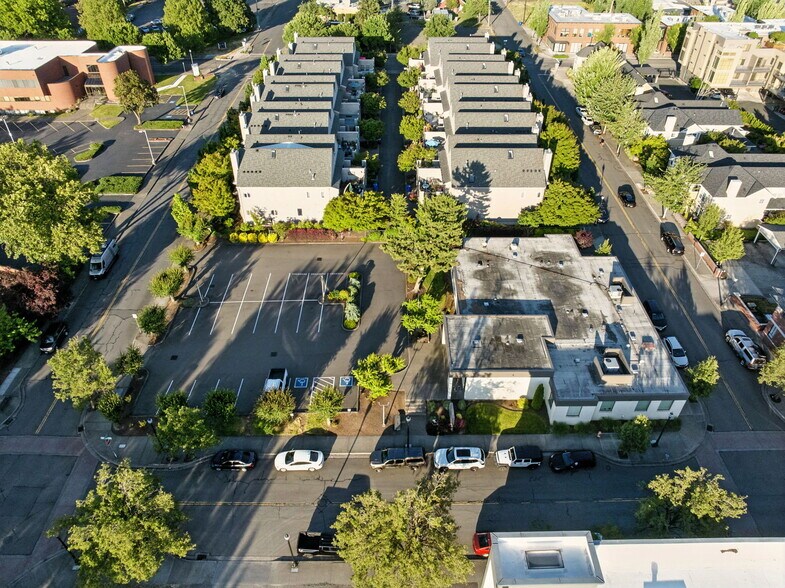 More Photos Of 400 NE Roberts Ave, Gresham Medical For Sale