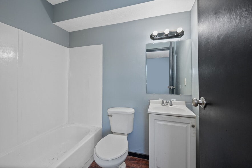 More Photos Of 2975 Wilbraham Rd, Middletown Apartments For Sale