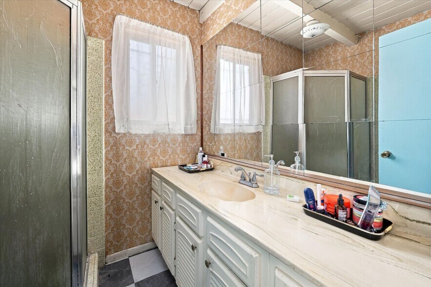 More Photos Of 457 N Stanley Ave, Los Angeles Apartments For Sale