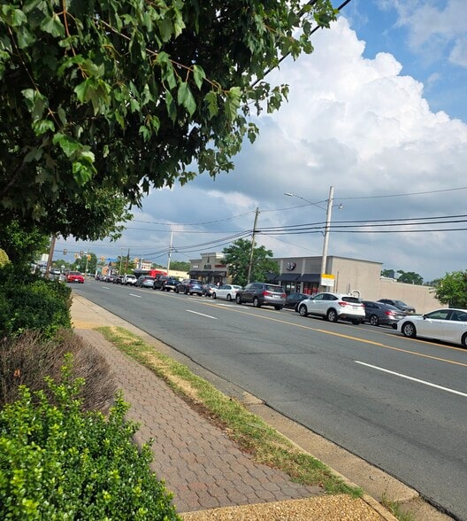 More Photos Of 7311 Little River Tpke, Annandale Storefront For Sale