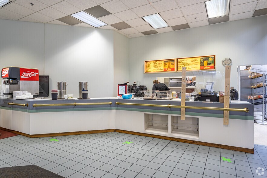 More Photos Of 1200 Riverplace Blvd, Jacksonville Office For Lease
