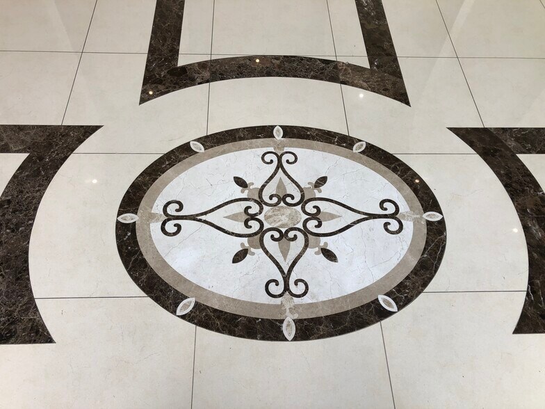 More Photos Of 2900 S Harbor Blvd, Santa Ana Office For Sale