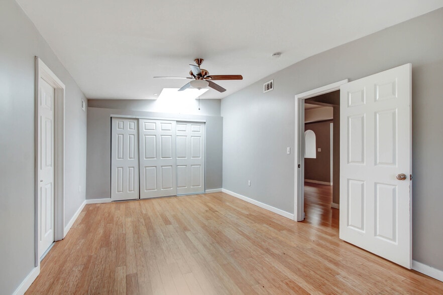 More Photos Of 13257-13259 Moorpark St, Sherman Oaks Office Residential For Sale