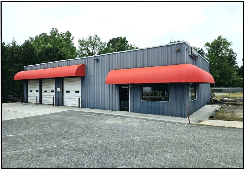 Primary Photo Of 16646 US Highway 17, Hampstead General Retail For Lease