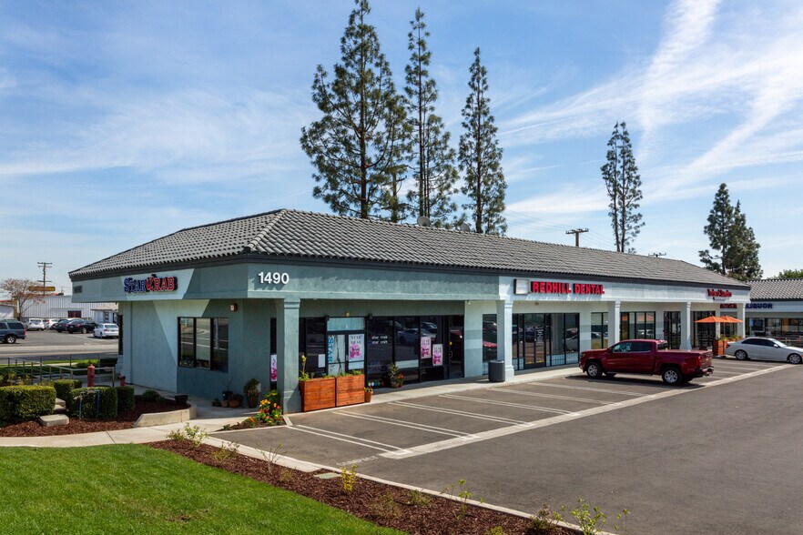 More Photos Of 1386-1490 E Foothill Blvd, Upland Unknown For Lease