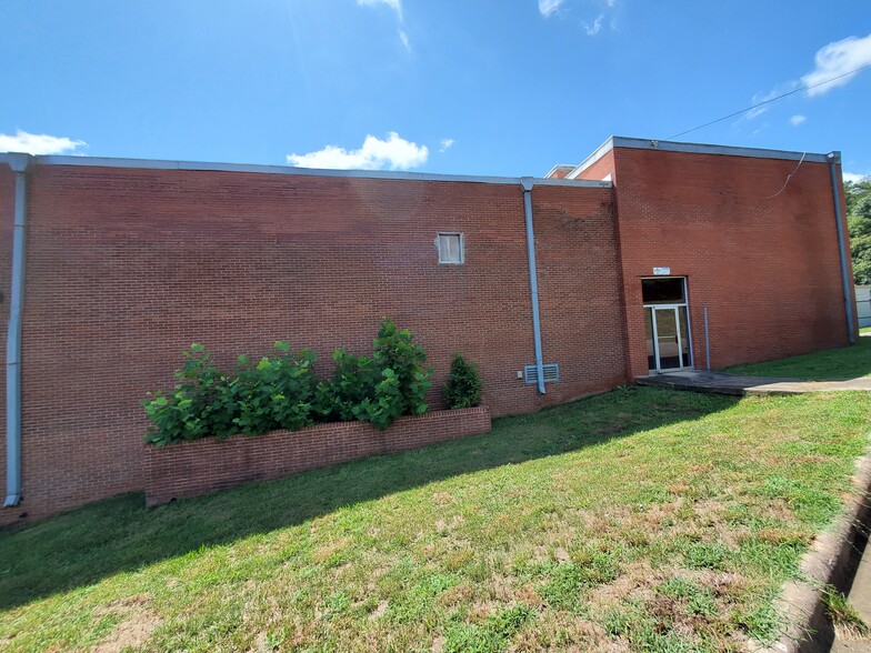 Primary Photo Of 1258 Yarn Mill Rd, Shelby Manufacturing For Lease