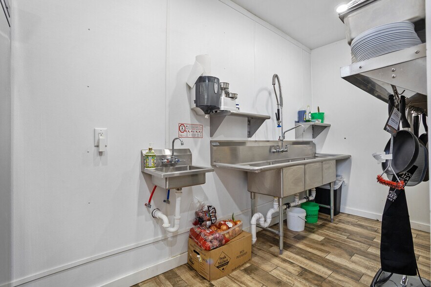 More Photos Of 220 Main St, Butte Restaurant For Sale