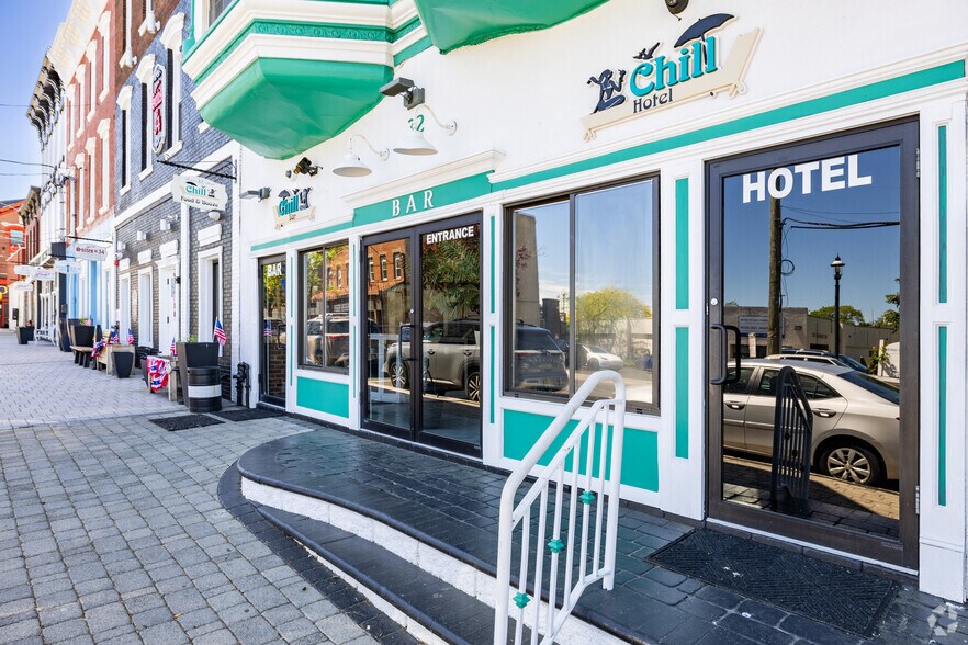More Photos Of 32 Broad St, Keyport Bar For Sale