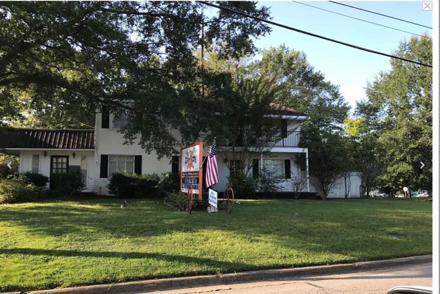 More Photos Of 404 Opelika Rd, Auburn General Retail For Lease