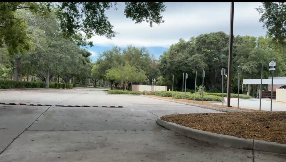 More Photos Of 4620 Woodland Corporate Blvd, Tampa Office For Sale