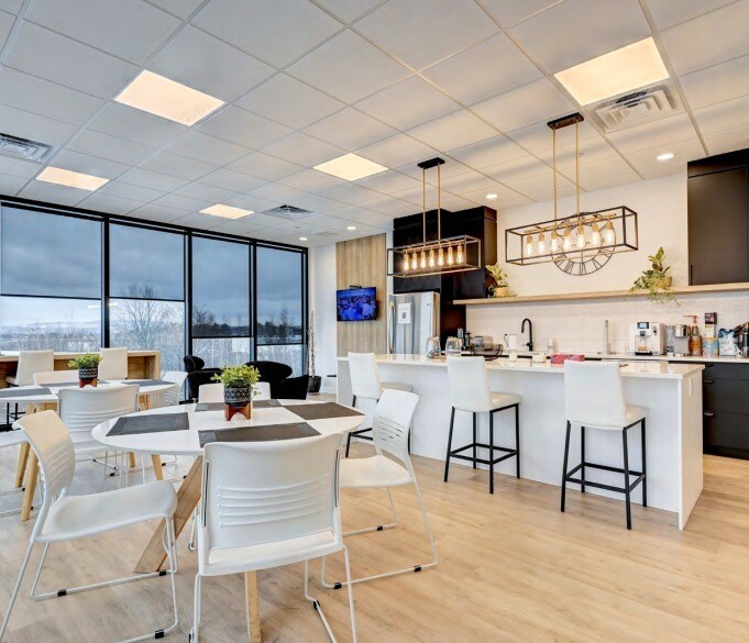 More Photos Of 760-764 Rue Joseph-Louis-Mathieu, Sherbrooke Distribution For Sale