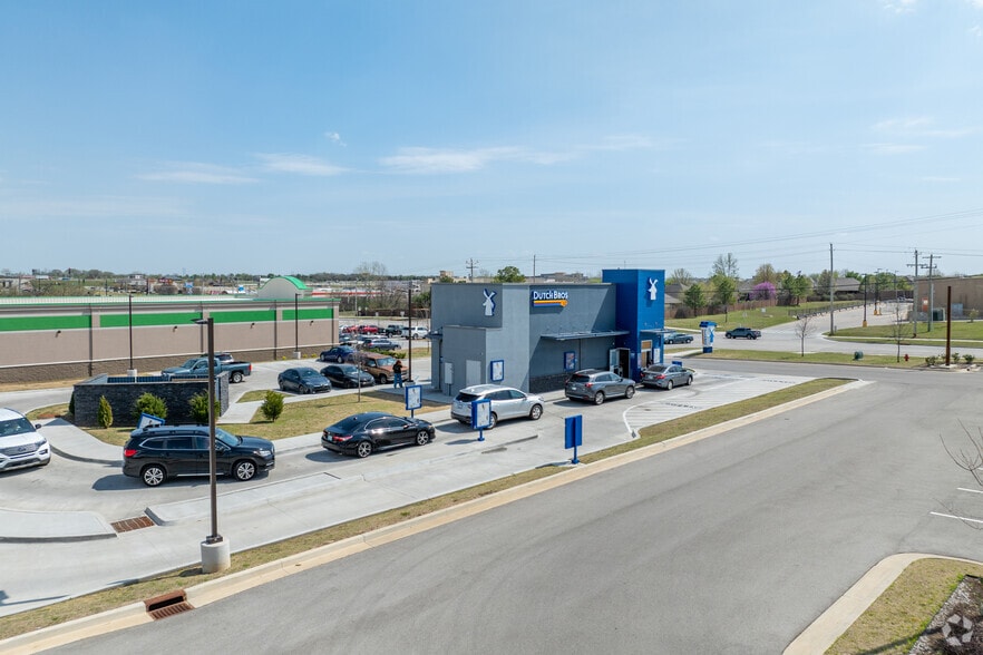 More Photos Of 13001 E 116th St N, Owasso General Retail For Sale