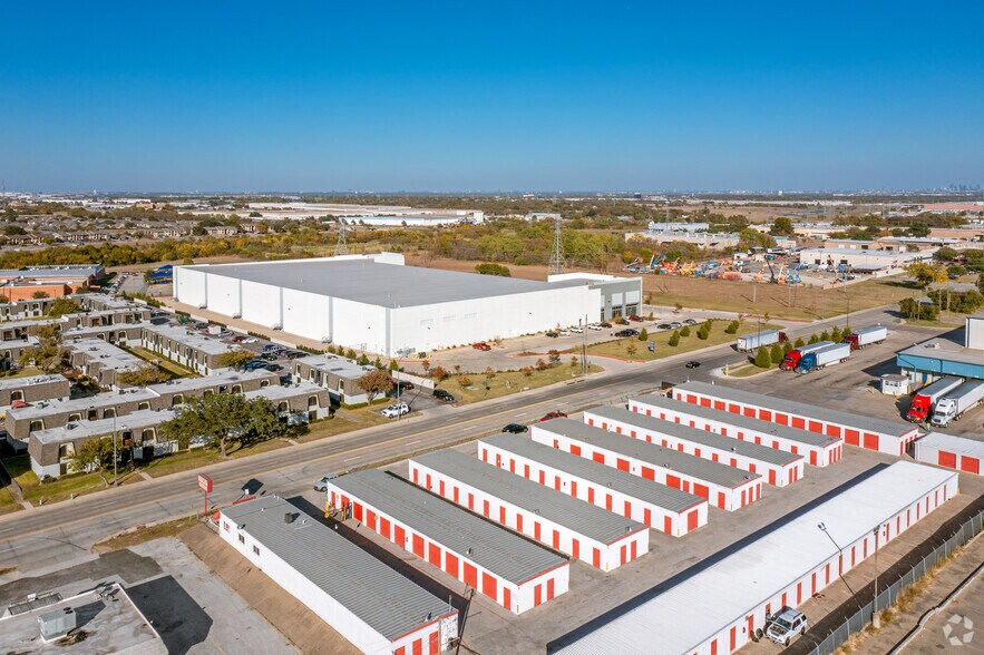 More Photos Of 3301 E Park Row Dr, Arlington Warehouse For Lease